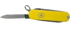 Victorinox Classic SD Yellow 0.6223.8 Swiss Pocket Knife -Knife VT0 6223 8 03 victorinox